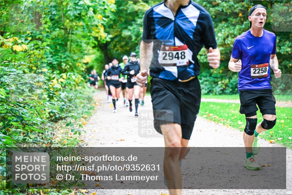12.10.2025 - Bramfelder Halbmarathon 2025 Dr. Thomas Lammeyer http://msf.ph/oto/9352631 12.10.2025 10:44:20 Laufen 2948, 2258 meine-sportfotos.de