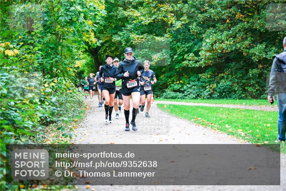 12.10.2025 - Bramfelder Halbmarathon 2025 Dr. Thomas Lammeyer http://msf.ph/oto/9352638 12.10.2025 10:44:21 Laufen 243, 549, 2897, 2184 meine-sportfotos.de