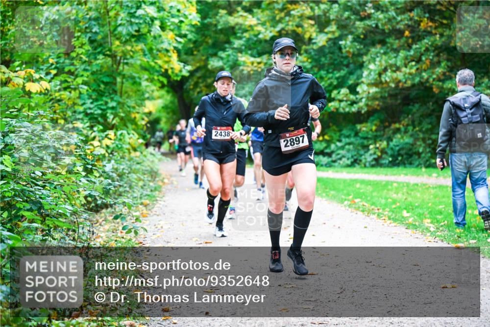12.10.2025 - Bramfelder Halbmarathon 2025 Dr. Thomas Lammeyer http://msf.ph/oto/9352648 12.10.2025 10:44:22 Laufen 2438, 2897 meine-sportfotos.de
