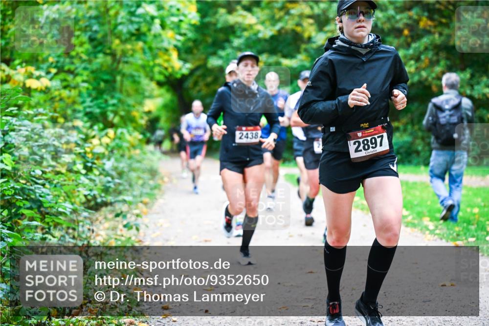 12.10.2025 - Bramfelder Halbmarathon 2025 Dr. Thomas Lammeyer http://msf.ph/oto/9352650 12.10.2025 10:44:23 Laufen 2438, 2897 meine-sportfotos.de