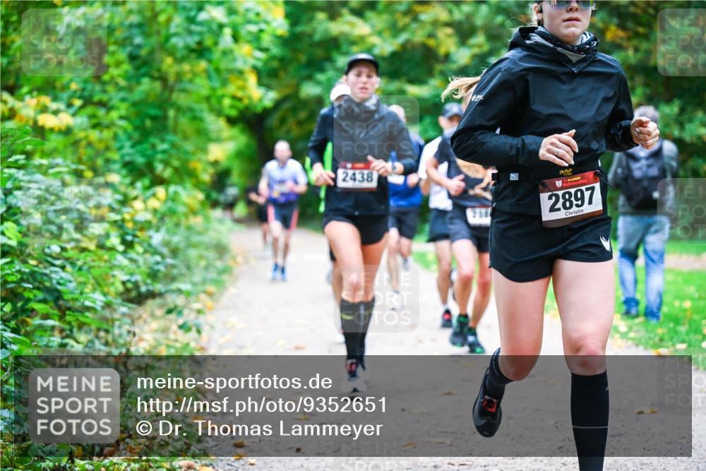 12.10.2025 - Bramfelder Halbmarathon 2025 Dr. Thomas Lammeyer http://msf.ph/oto/9352651 12.10.2025 10:44:23 Laufen 2438, 2897 meine-sportfotos.de