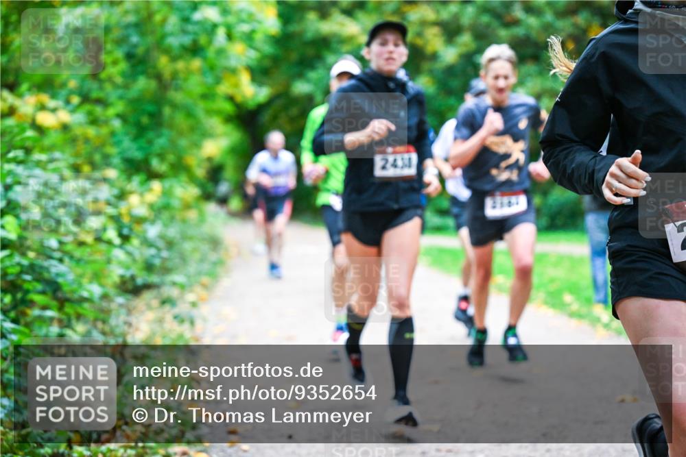 12.10.2025 - Bramfelder Halbmarathon 2025 Dr. Thomas Lammeyer http://msf.ph/oto/9352654 12.10.2025 10:44:23 Laufen 2434 meine-sportfotos.de