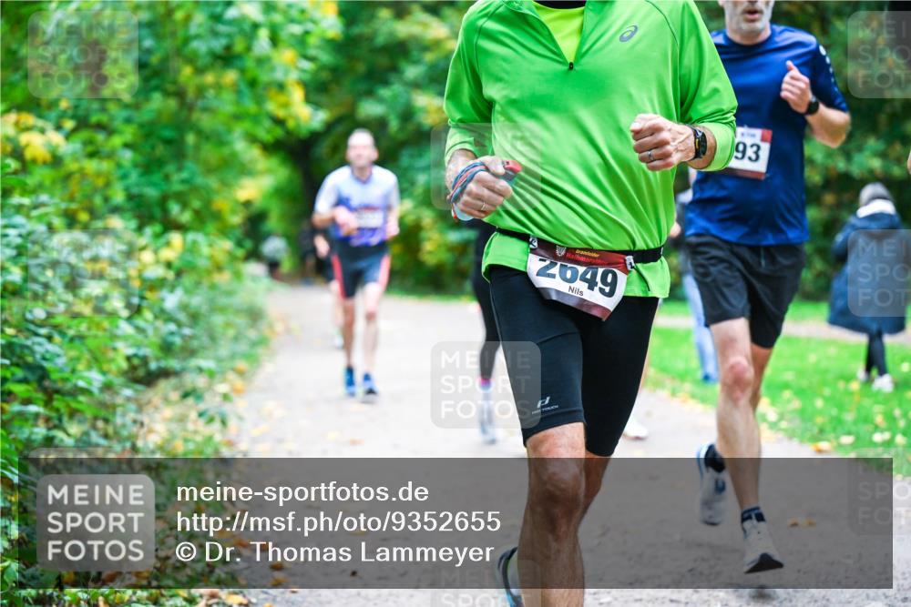 12.10.2025 - Bramfelder Halbmarathon 2025 Dr. Thomas Lammeyer http://msf.ph/oto/9352655 12.10.2025 10:44:25 Laufen 2049, 93 meine-sportfotos.de