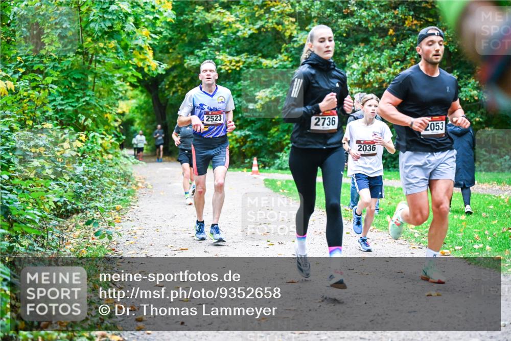 12.10.2025 - Bramfelder Halbmarathon 2025 Dr. Thomas Lammeyer http://msf.ph/oto/9352658 12.10.2025 10:44:25 Laufen 2523, 2736, 2036, 2053 meine-sportfotos.de