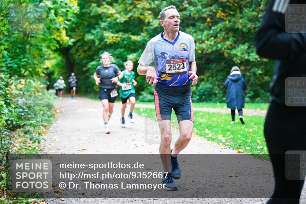 12.10.2025 - Bramfelder Halbmarathon 2025 Dr. Thomas Lammeyer http://msf.ph/oto/9352667 12.10.2025 10:44:27 Laufen 2010, 2523 meine-sportfotos.de