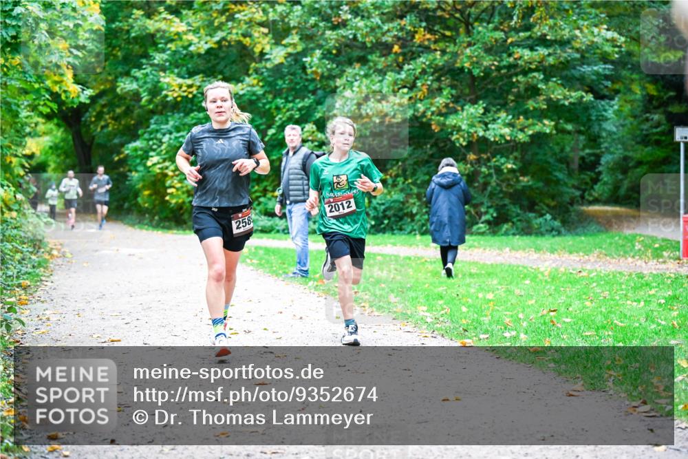 12.10.2025 - Bramfelder Halbmarathon 2025 Dr. Thomas Lammeyer http://msf.ph/oto/9352674 12.10.2025 10:44:28 Laufen 258, 2012 meine-sportfotos.de