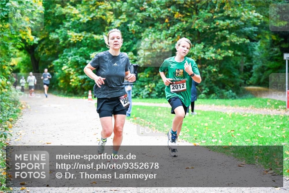 12.10.2025 - Bramfelder Halbmarathon 2025 Dr. Thomas Lammeyer http://msf.ph/oto/9352678 12.10.2025 10:44:29 Laufen 258, 2012 meine-sportfotos.de