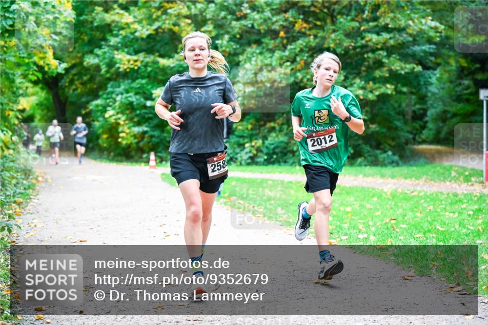 12.10.2025 - Bramfelder Halbmarathon 2025 Dr. Thomas Lammeyer http://msf.ph/oto/9352679 12.10.2025 10:44:29 Laufen 258, 2012 meine-sportfotos.de