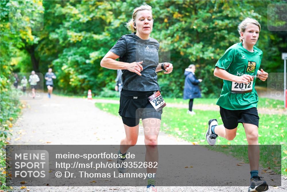 12.10.2025 - Bramfelder Halbmarathon 2025 Dr. Thomas Lammeyer http://msf.ph/oto/9352682 12.10.2025 10:44:29 Laufen 258, 2012 meine-sportfotos.de