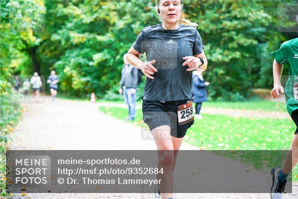 12.10.2025 - Bramfelder Halbmarathon 2025 Dr. Thomas Lammeyer http://msf.ph/oto/9352684 12.10.2025 10:44:29 Laufen 258 meine-sportfotos.de