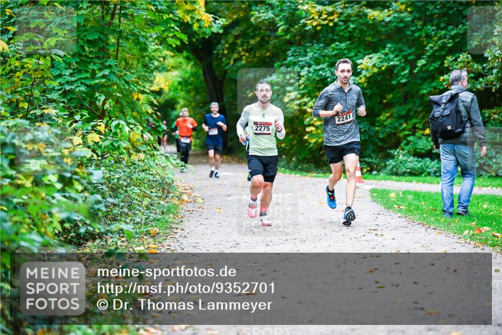 12.10.2025 - Bramfelder Halbmarathon 2025 Dr. Thomas Lammeyer http://msf.ph/oto/9352701 12.10.2025 10:44:34 Laufen 00, 2275, 2241 meine-sportfotos.de