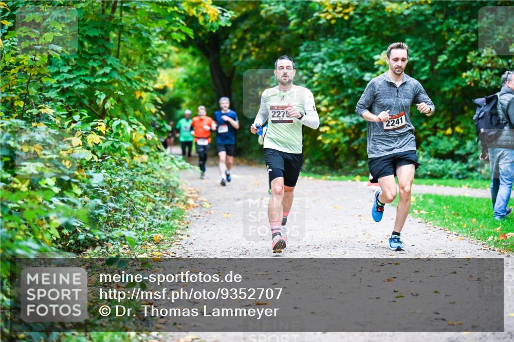 12.10.2025 - Bramfelder Halbmarathon 2025 Dr. Thomas Lammeyer http://msf.ph/oto/9352707 12.10.2025 10:44:35 Laufen 2275, 2241 meine-sportfotos.de