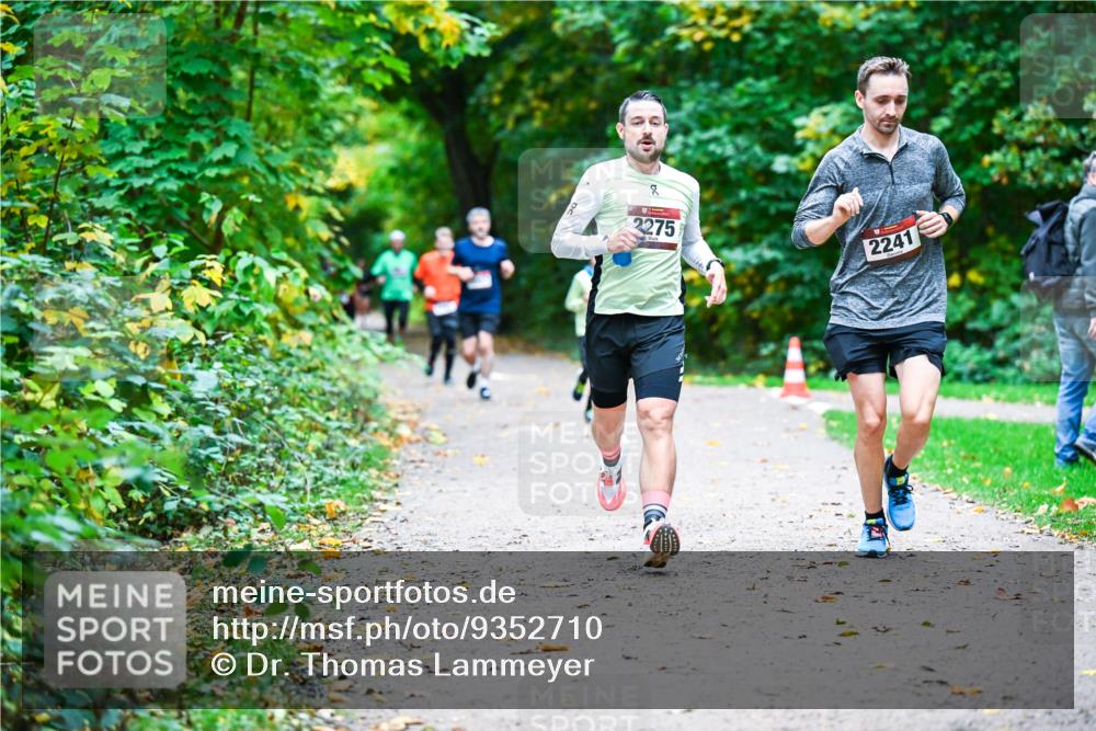 12.10.2025 - Bramfelder Halbmarathon 2025 Dr. Thomas Lammeyer http://msf.ph/oto/9352710 12.10.2025 10:44:35 Laufen 2275, 2241 meine-sportfotos.de