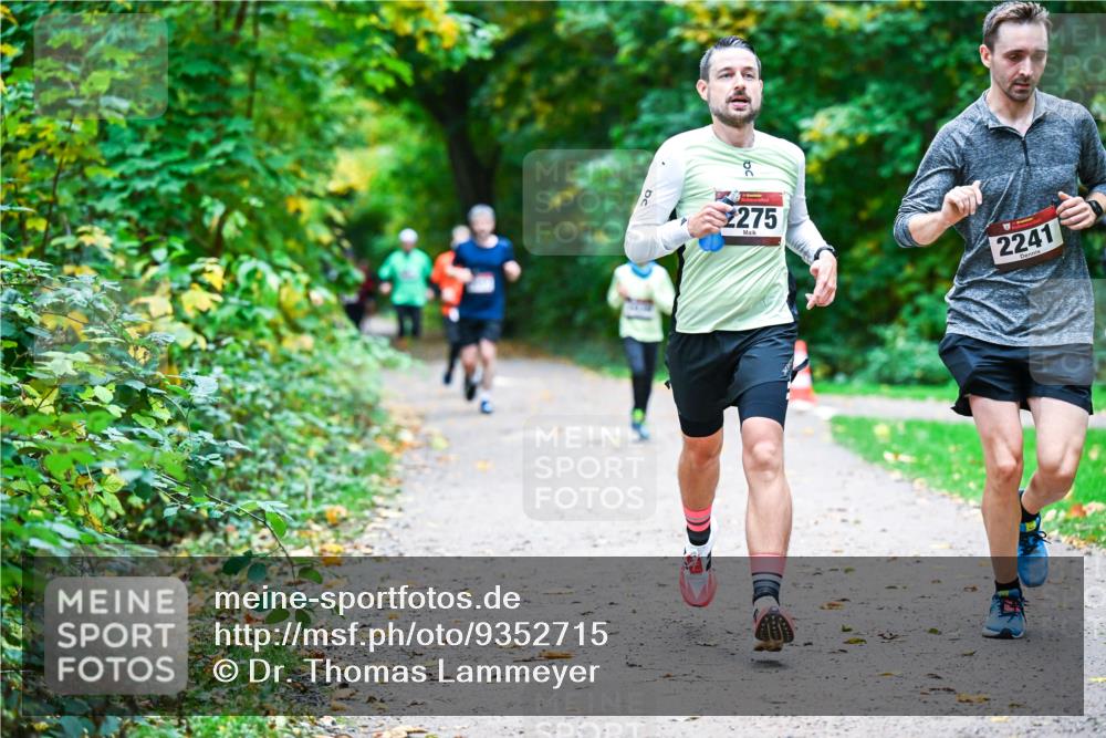 12.10.2025 - Bramfelder Halbmarathon 2025 Dr. Thomas Lammeyer http://msf.ph/oto/9352715 12.10.2025 10:44:36 Laufen 275, 2241 meine-sportfotos.de