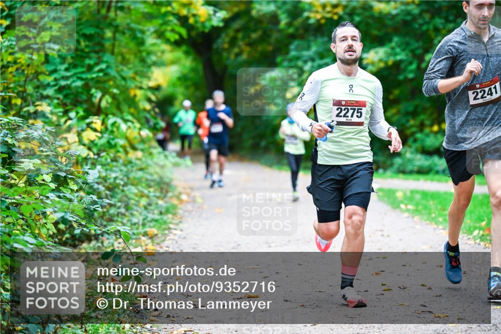 12.10.2025 - Bramfelder Halbmarathon 2025 Dr. Thomas Lammeyer http://msf.ph/oto/9352716 12.10.2025 10:44:36 Laufen 2275, 2241 meine-sportfotos.de