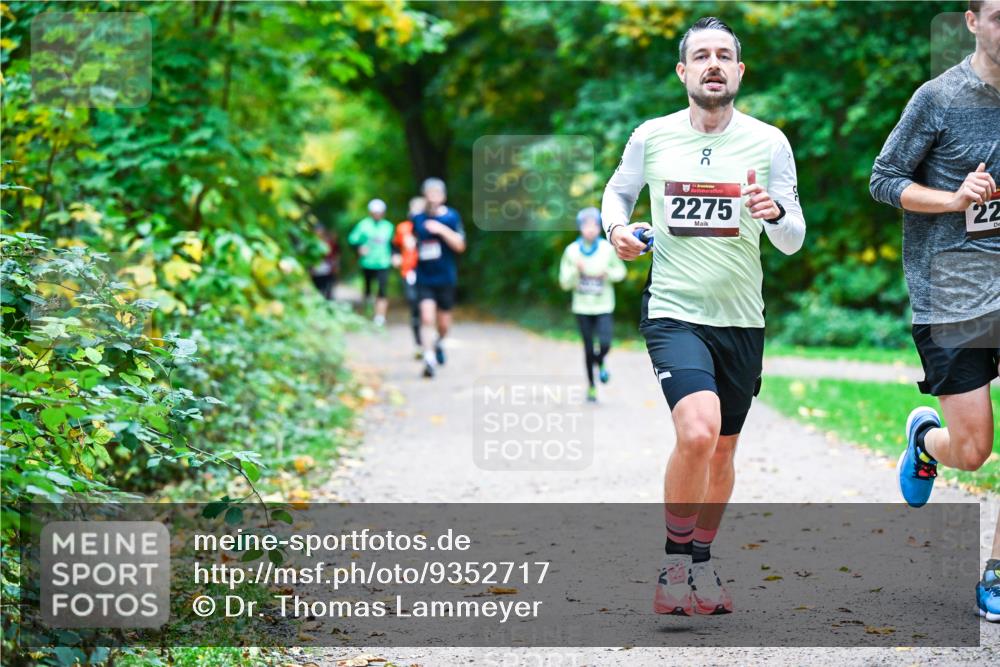 12.10.2025 - Bramfelder Halbmarathon 2025 Dr. Thomas Lammeyer http://msf.ph/oto/9352717 12.10.2025 10:44:36 Laufen 2275, 22 meine-sportfotos.de