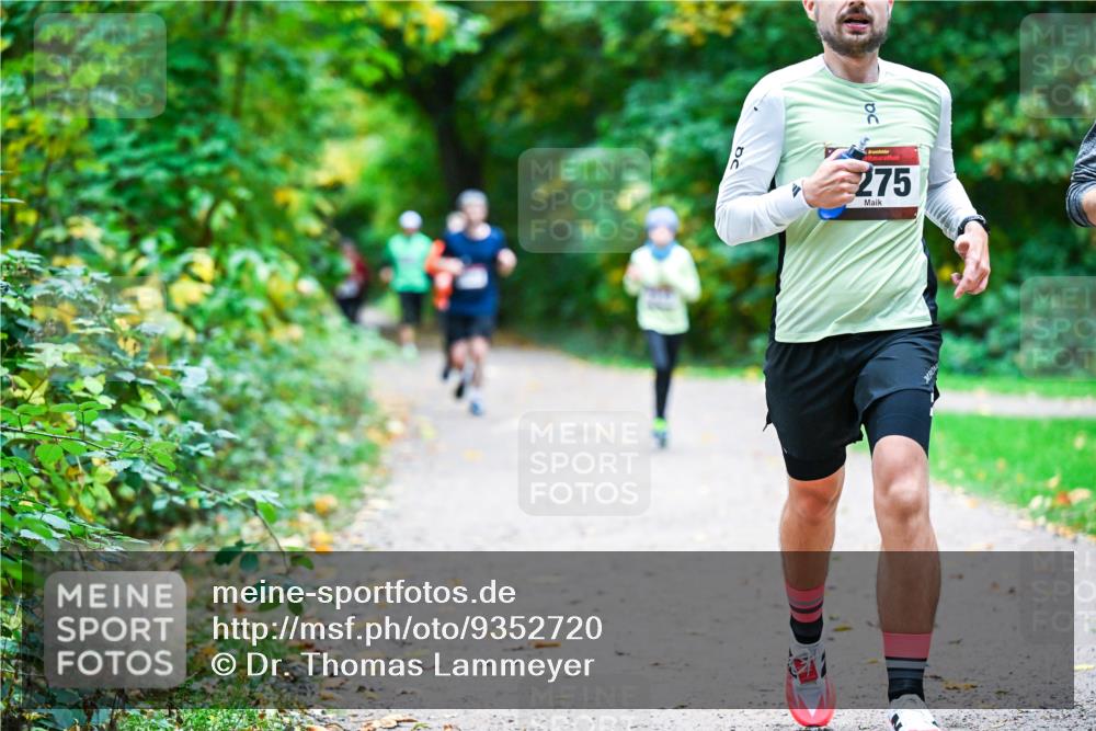 12.10.2025 - Bramfelder Halbmarathon 2025 Dr. Thomas Lammeyer http://msf.ph/oto/9352720 12.10.2025 10:44:36 Laufen 275 meine-sportfotos.de