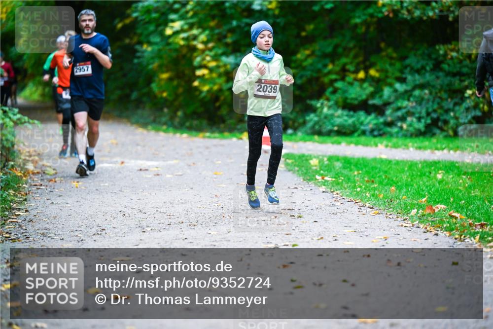 12.10.2025 - Bramfelder Halbmarathon 2025 Dr. Thomas Lammeyer http://msf.ph/oto/9352724 12.10.2025 10:44:38 Laufen 2957, 2039 meine-sportfotos.de