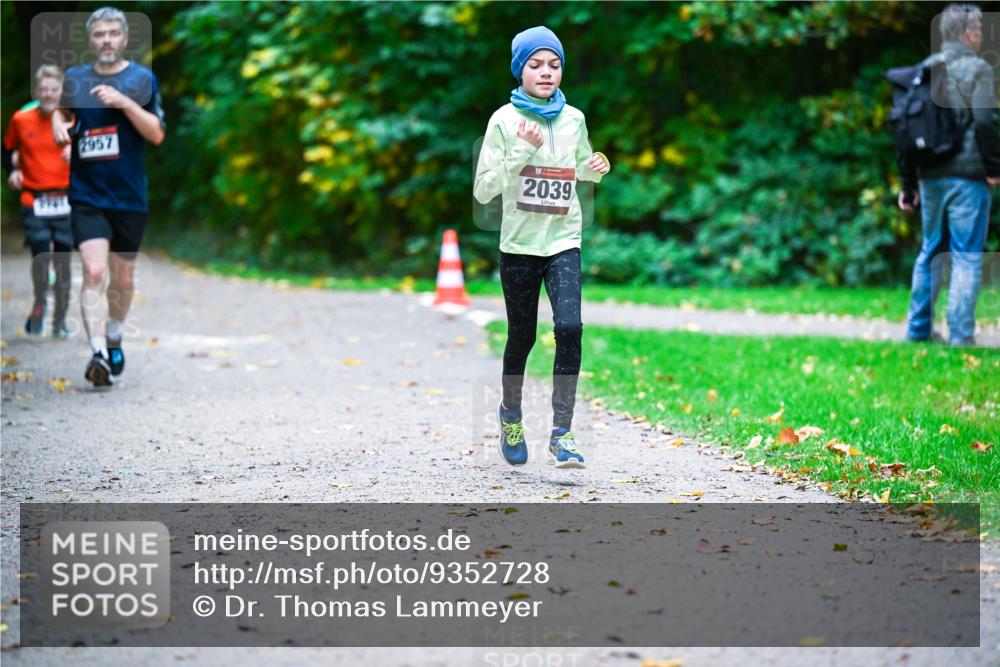 12.10.2025 - Bramfelder Halbmarathon 2025 Dr. Thomas Lammeyer http://msf.ph/oto/9352728 12.10.2025 10:44:39 Laufen 2957, 2039 meine-sportfotos.de