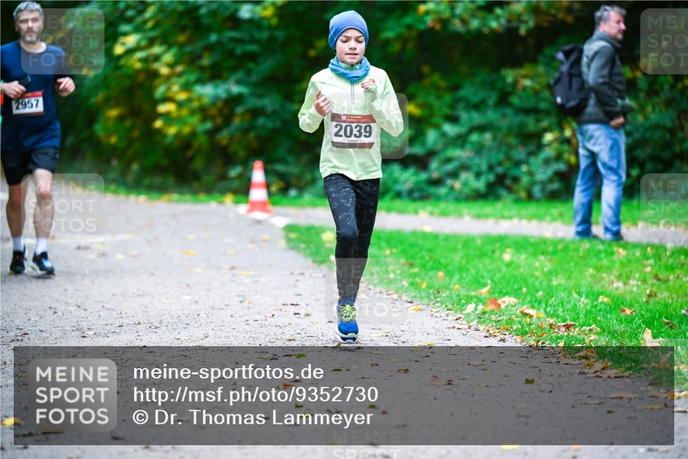 12.10.2025 - Bramfelder Halbmarathon 2025 Dr. Thomas Lammeyer http://msf.ph/oto/9352730 12.10.2025 10:44:39 Laufen 2957, 2039 meine-sportfotos.de