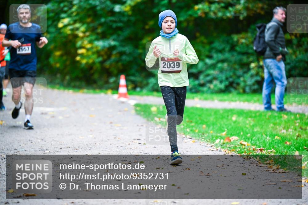 12.10.2025 - Bramfelder Halbmarathon 2025 Dr. Thomas Lammeyer http://msf.ph/oto/9352731 12.10.2025 10:44:39 Laufen 2957, 2039 meine-sportfotos.de