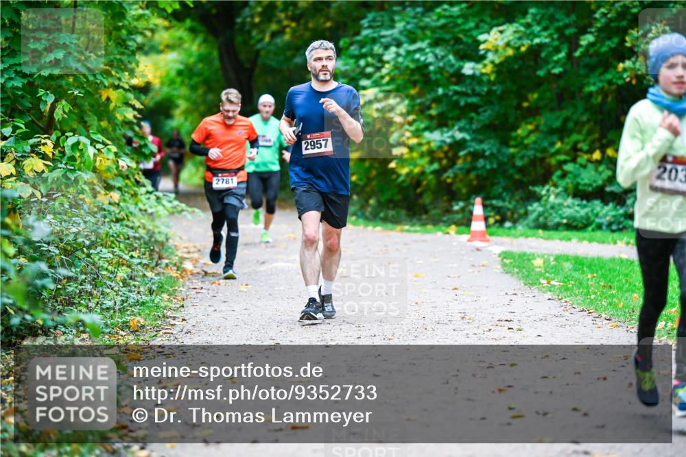 12.10.2025 - Bramfelder Halbmarathon 2025 Dr. Thomas Lammeyer http://msf.ph/oto/9352733 12.10.2025 10:44:40 Laufen 2781, 2957, 203 meine-sportfotos.de