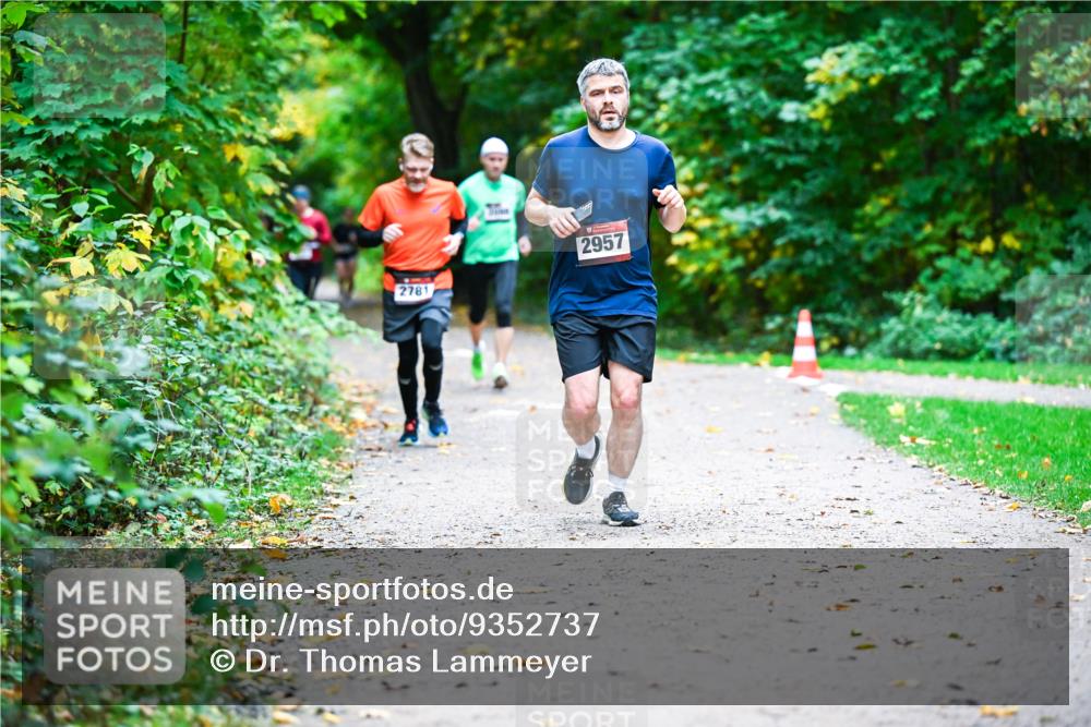 12.10.2025 - Bramfelder Halbmarathon 2025 Dr. Thomas Lammeyer http://msf.ph/oto/9352737 12.10.2025 10:44:40 Laufen 2781, 2957 meine-sportfotos.de