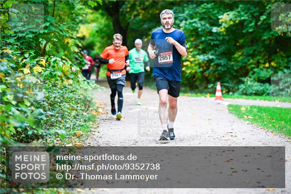12.10.2025 - Bramfelder Halbmarathon 2025 Dr. Thomas Lammeyer http://msf.ph/oto/9352738 12.10.2025 10:44:40 Laufen 2781, 2957 meine-sportfotos.de