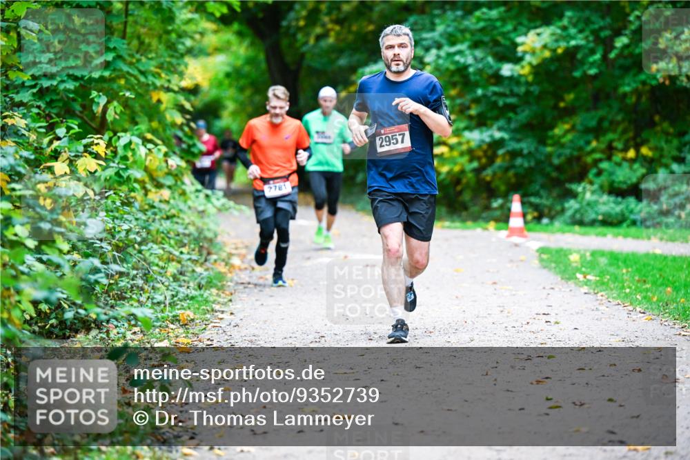 12.10.2025 - Bramfelder Halbmarathon 2025 Dr. Thomas Lammeyer http://msf.ph/oto/9352739 12.10.2025 10:44:41 Laufen 2781, 2957 meine-sportfotos.de