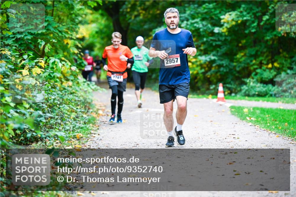12.10.2025 - Bramfelder Halbmarathon 2025 Dr. Thomas Lammeyer http://msf.ph/oto/9352740 12.10.2025 10:44:41 Laufen 2781, 2957 meine-sportfotos.de