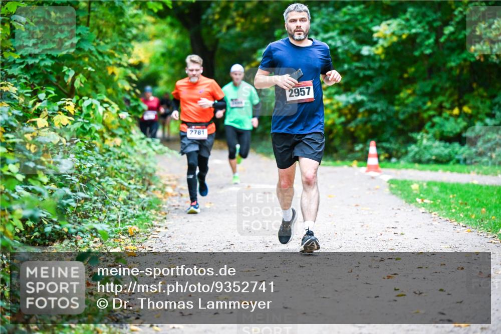 12.10.2025 - Bramfelder Halbmarathon 2025 Dr. Thomas Lammeyer http://msf.ph/oto/9352741 12.10.2025 10:44:41 Laufen 2781, 2957 meine-sportfotos.de