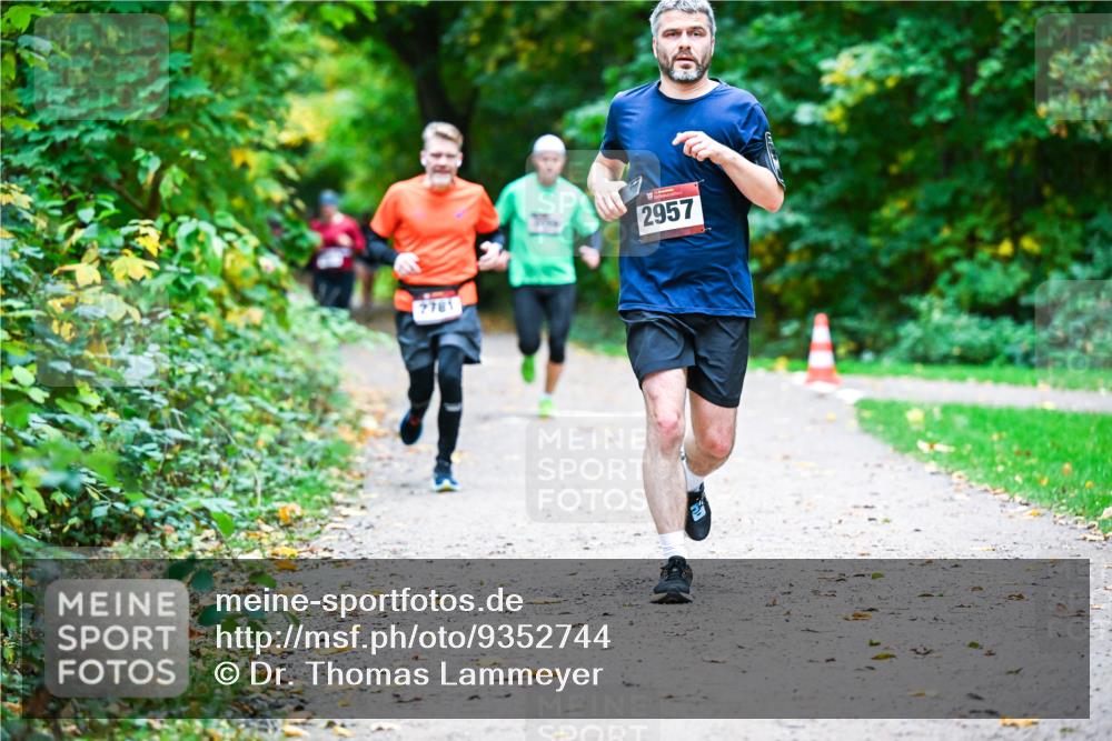 12.10.2025 - Bramfelder Halbmarathon 2025 Dr. Thomas Lammeyer http://msf.ph/oto/9352744 12.10.2025 10:44:41 Laufen 2781, 2957 meine-sportfotos.de