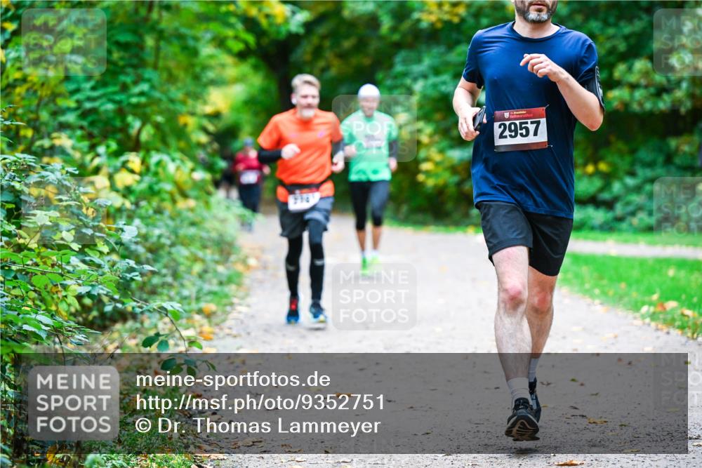 12.10.2025 - Bramfelder Halbmarathon 2025 Dr. Thomas Lammeyer http://msf.ph/oto/9352751 12.10.2025 10:44:42 Laufen 2957 meine-sportfotos.de