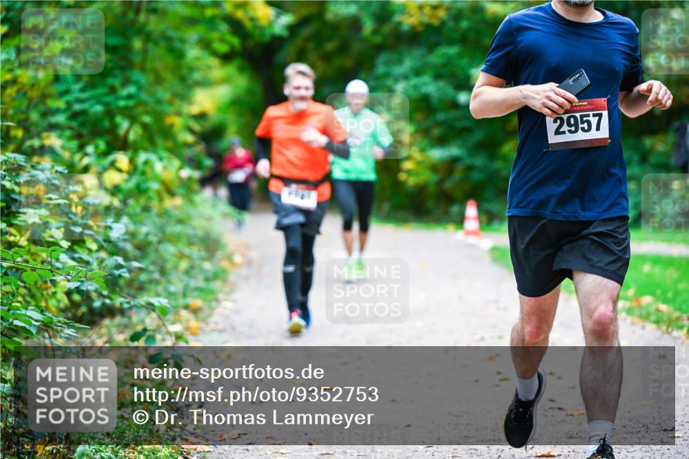 12.10.2025 - Bramfelder Halbmarathon 2025 Dr. Thomas Lammeyer http://msf.ph/oto/9352753 12.10.2025 10:44:43 Laufen 06, 2957 meine-sportfotos.de