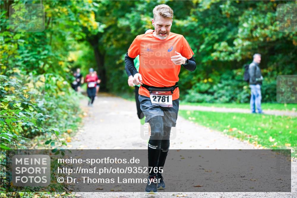 12.10.2025 - Bramfelder Halbmarathon 2025 Dr. Thomas Lammeyer http://msf.ph/oto/9352765 12.10.2025 10:44:45 Laufen 2781 meine-sportfotos.de