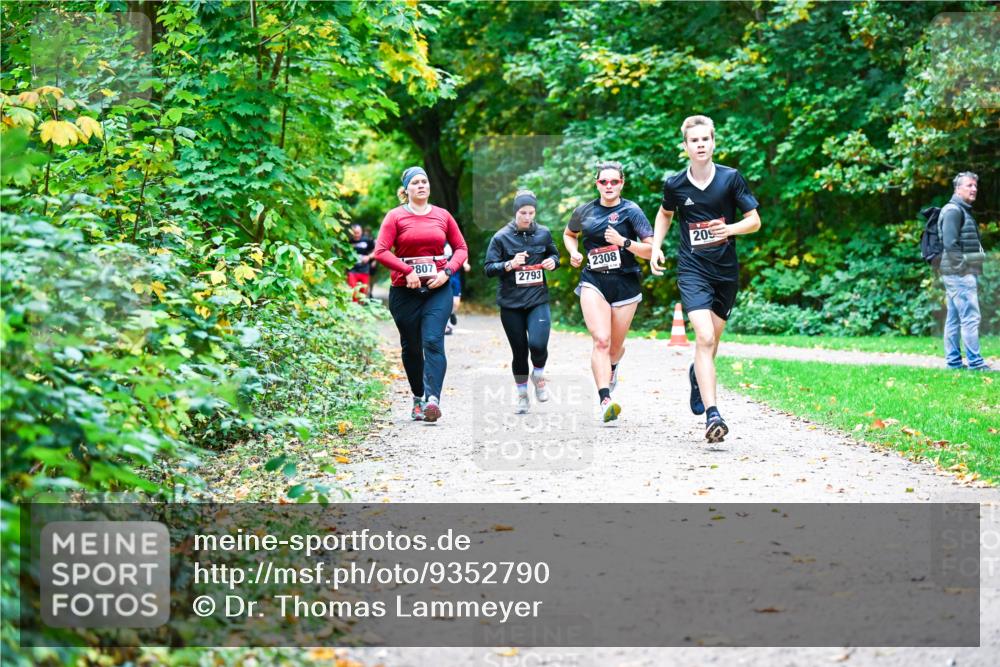 12.10.2025 - Bramfelder Halbmarathon 2025 Dr. Thomas Lammeyer http://msf.ph/oto/9352790 12.10.2025 10:44:52 Laufen 20, 807, 2308, 2793 meine-sportfotos.de
