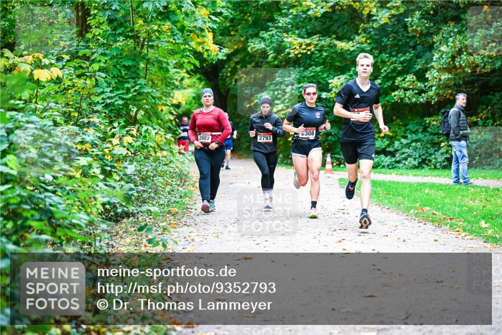 12.10.2025 - Bramfelder Halbmarathon 2025 Dr. Thomas Lammeyer http://msf.ph/oto/9352793 12.10.2025 10:44:53 Laufen 2308, 2807, 2793 meine-sportfotos.de