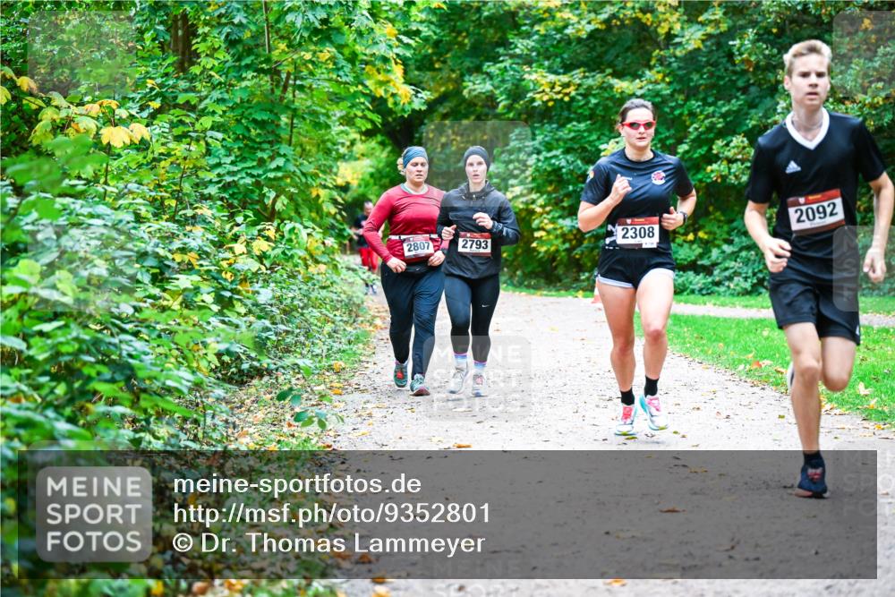 12.10.2025 - Bramfelder Halbmarathon 2025 Dr. Thomas Lammeyer http://msf.ph/oto/9352801 12.10.2025 10:44:54 Laufen 2807, 2793, 2308, 2092 meine-sportfotos.de