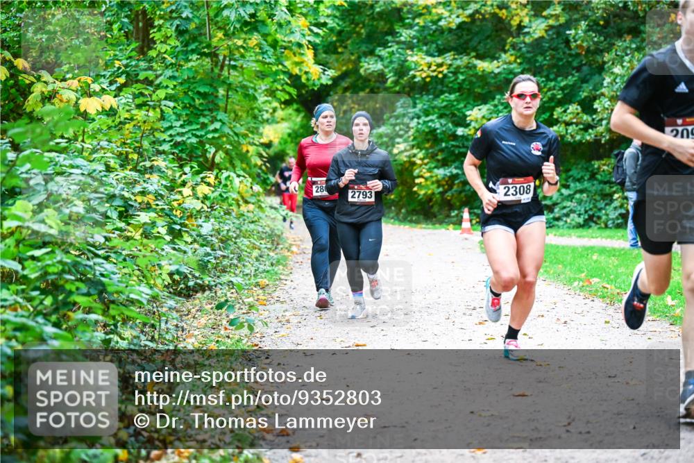 12.10.2025 - Bramfelder Halbmarathon 2025 Dr. Thomas Lammeyer http://msf.ph/oto/9352803 12.10.2025 10:44:54 Laufen 280, 2793, 2308, 209 meine-sportfotos.de