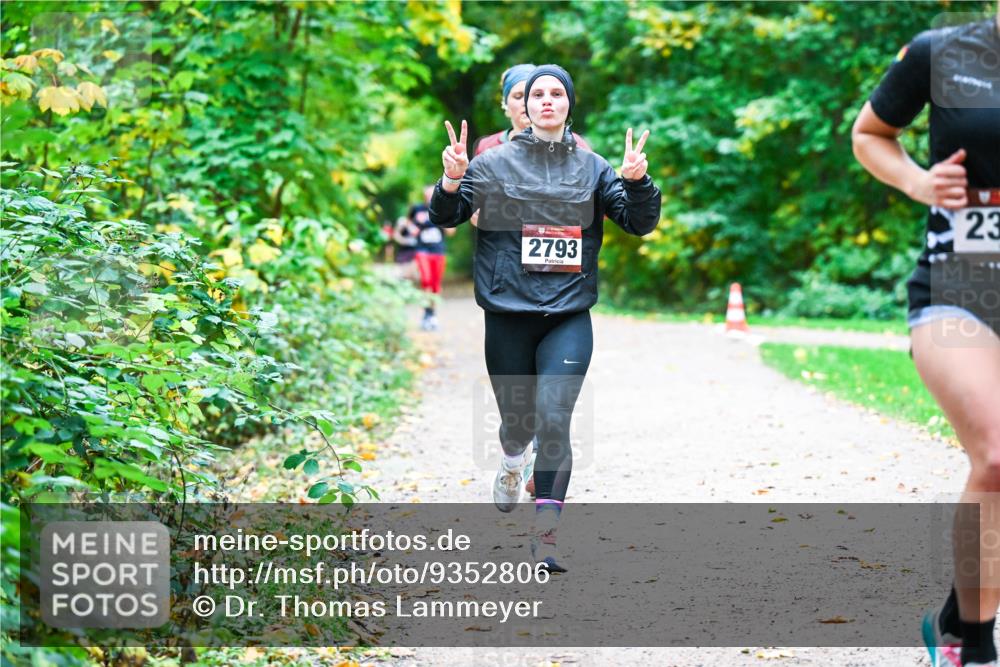 12.10.2025 - Bramfelder Halbmarathon 2025 Dr. Thomas Lammeyer http://msf.ph/oto/9352806 12.10.2025 10:44:55 Laufen 2793, 23 meine-sportfotos.de
