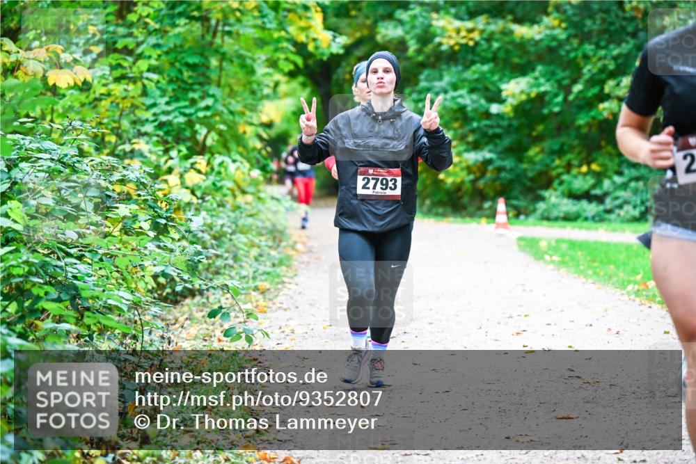 12.10.2025 - Bramfelder Halbmarathon 2025 Dr. Thomas Lammeyer http://msf.ph/oto/9352807 12.10.2025 10:44:55 Laufen 2793, 2 meine-sportfotos.de