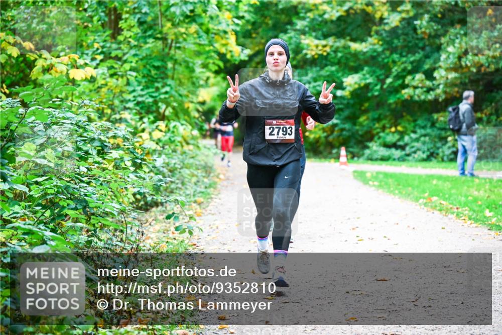 12.10.2025 - Bramfelder Halbmarathon 2025 Dr. Thomas Lammeyer http://msf.ph/oto/9352810 12.10.2025 10:44:56 Laufen 2793 meine-sportfotos.de