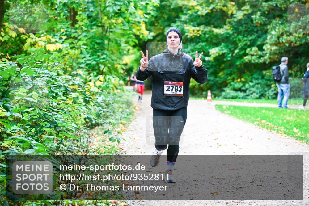 12.10.2025 - Bramfelder Halbmarathon 2025 Dr. Thomas Lammeyer http://msf.ph/oto/9352811 12.10.2025 10:44:56 Laufen 2793 meine-sportfotos.de