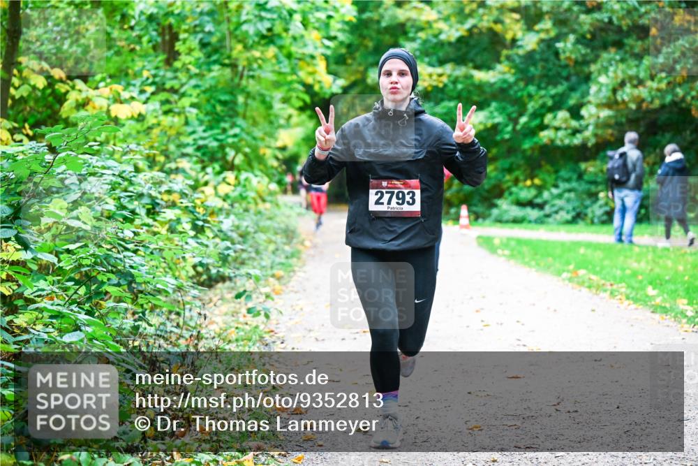 12.10.2025 - Bramfelder Halbmarathon 2025 Dr. Thomas Lammeyer http://msf.ph/oto/9352813 12.10.2025 10:44:56 Laufen 2793 meine-sportfotos.de