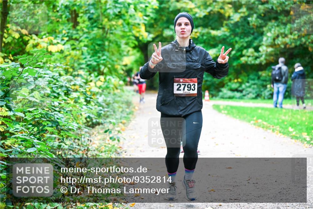 12.10.2025 - Bramfelder Halbmarathon 2025 Dr. Thomas Lammeyer http://msf.ph/oto/9352814 12.10.2025 10:44:56 Laufen 3, 2793 meine-sportfotos.de