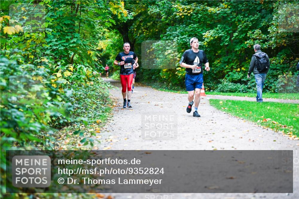 12.10.2025 - Bramfelder Halbmarathon 2025 Dr. Thomas Lammeyer http://msf.ph/oto/9352824 12.10.2025 10:44:59 Laufen 2426, 2704 meine-sportfotos.de