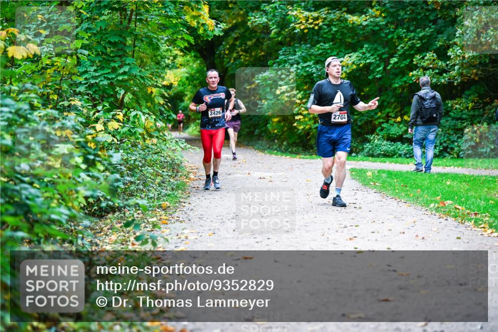 12.10.2025 - Bramfelder Halbmarathon 2025 Dr. Thomas Lammeyer http://msf.ph/oto/9352829 12.10.2025 10:45:00 Laufen 2426, 2704 meine-sportfotos.de