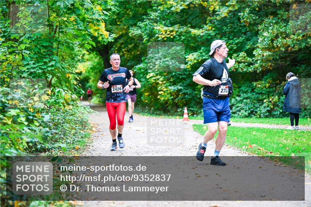 12.10.2025 - Bramfelder Halbmarathon 2025 Dr. Thomas Lammeyer http://msf.ph/oto/9352837 12.10.2025 10:45:01 Laufen 2426, 270 meine-sportfotos.de