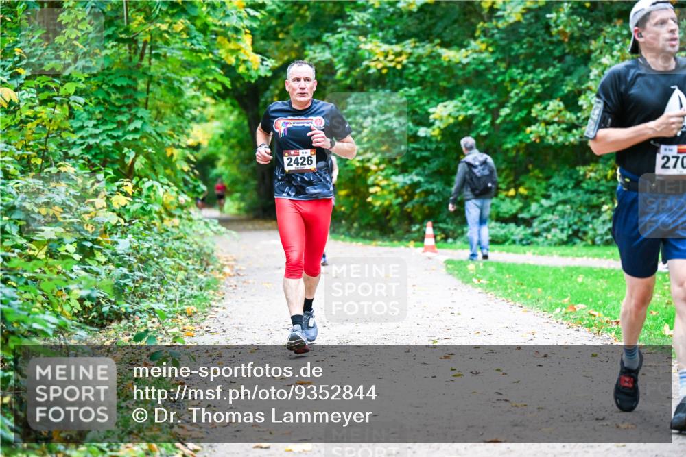 12.10.2025 - Bramfelder Halbmarathon 2025 Dr. Thomas Lammeyer http://msf.ph/oto/9352844 12.10.2025 10:45:02 Laufen 2426, 270 meine-sportfotos.de