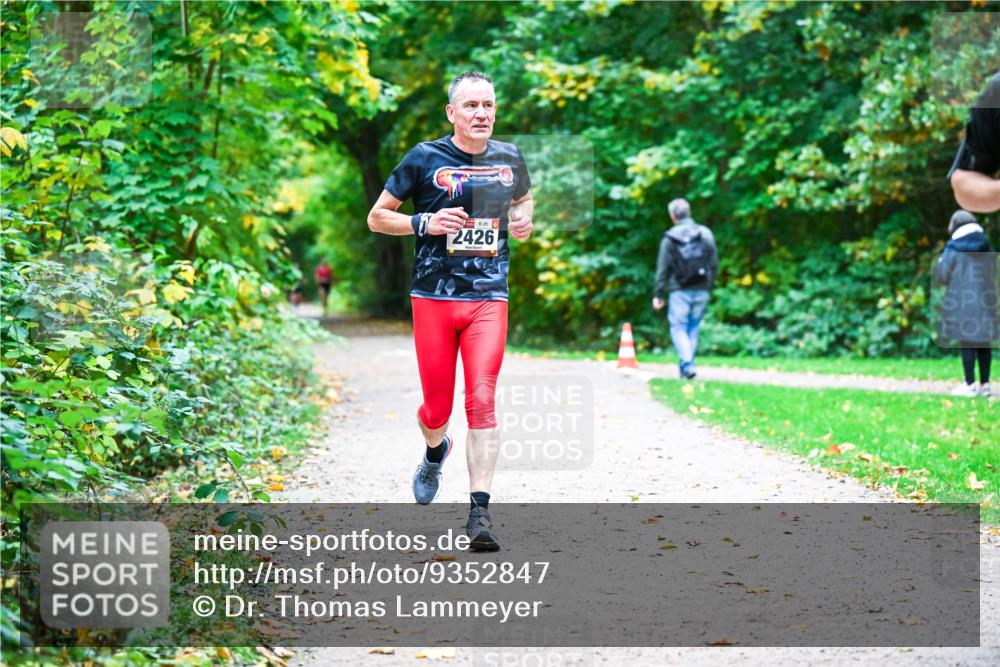 12.10.2025 - Bramfelder Halbmarathon 2025 Dr. Thomas Lammeyer http://msf.ph/oto/9352847 12.10.2025 10:45:03 Laufen 29, 2426 meine-sportfotos.de